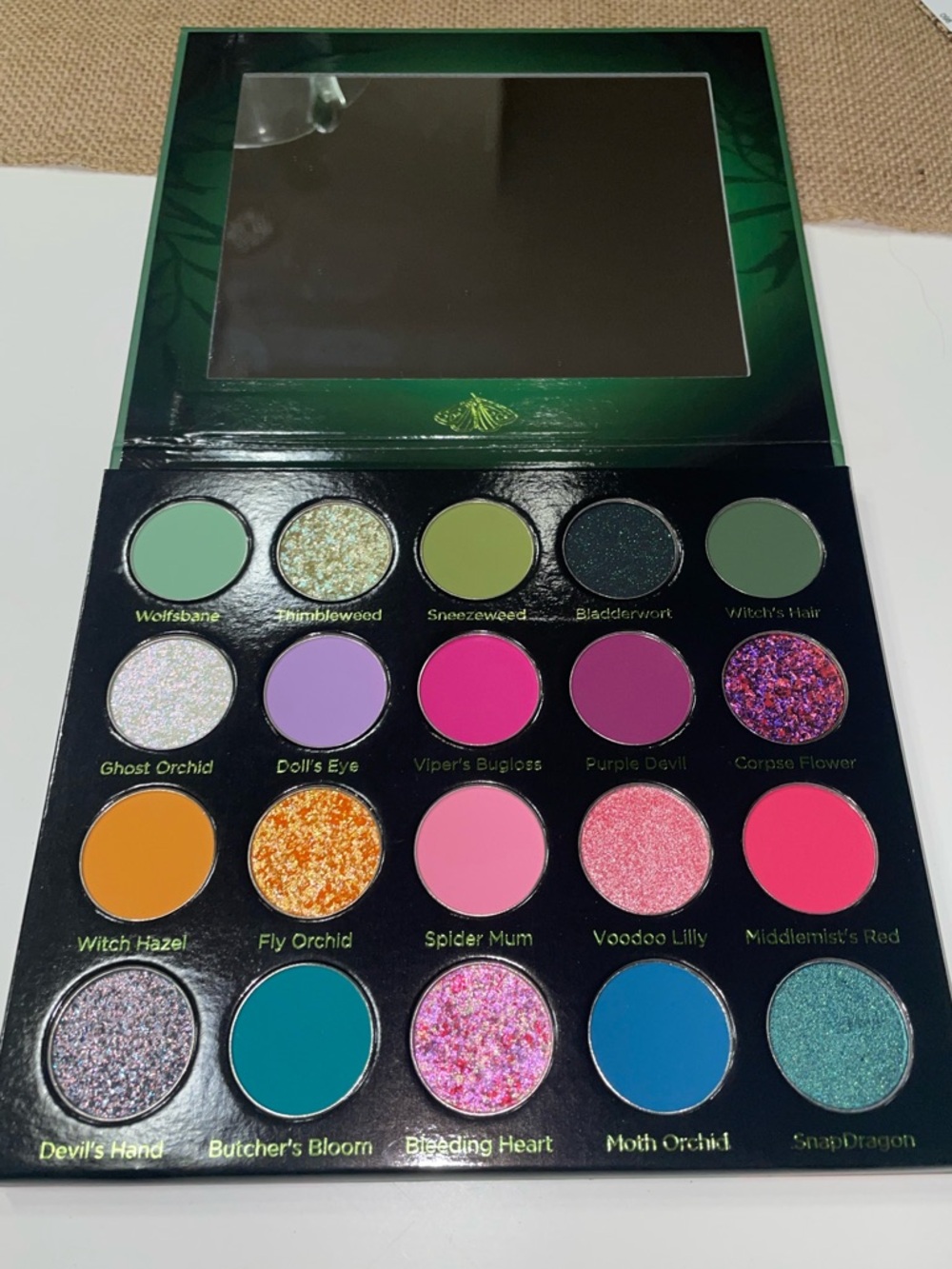 NEW BIZARRE BOTANICALS PALETTE By DIEVERUNE COSMETICS